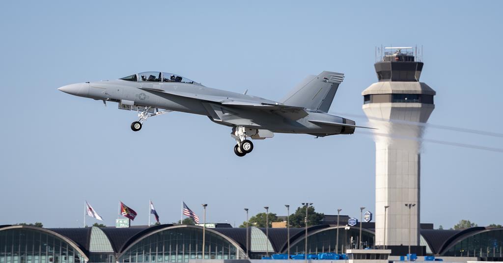 Boeing livre le premier avion dans le cadre du programme de mise à niveau du Super Hornet Block III