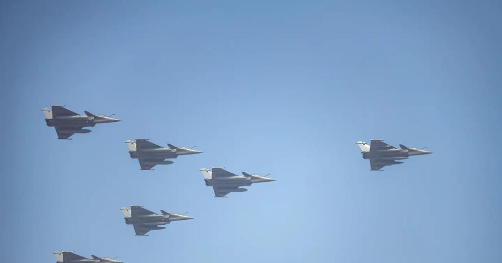 New Delhi dit que tous les pilotes chez eux, font allusion aux pertes d'avions


