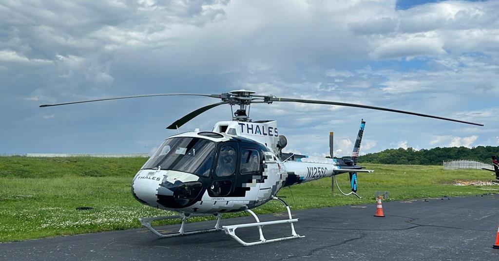 Watch: Thales montre le pilote automatique en phase pour l'hélicoptère H125
        

