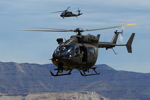 UH-72A Lakota avec UH-60 Black Hawk