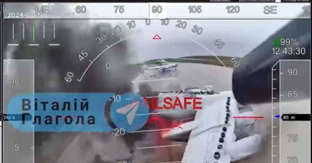 L'Ukraine frappe les bombardiers russes dans l'attaque de drones clandestin


