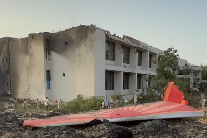 La sonde Crash Air India s'efforce de comprendre l'échec du 787 à grimper


