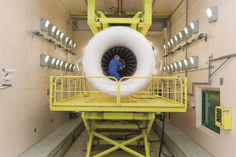 V2500 troisième photo