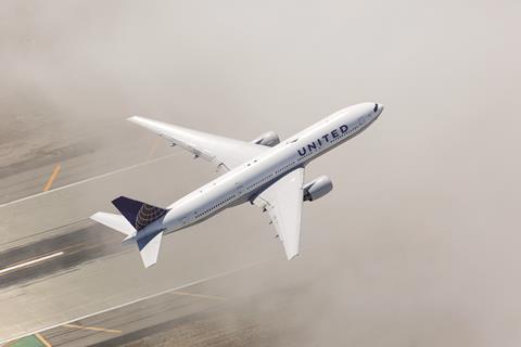 United 777-200 avec PW4000