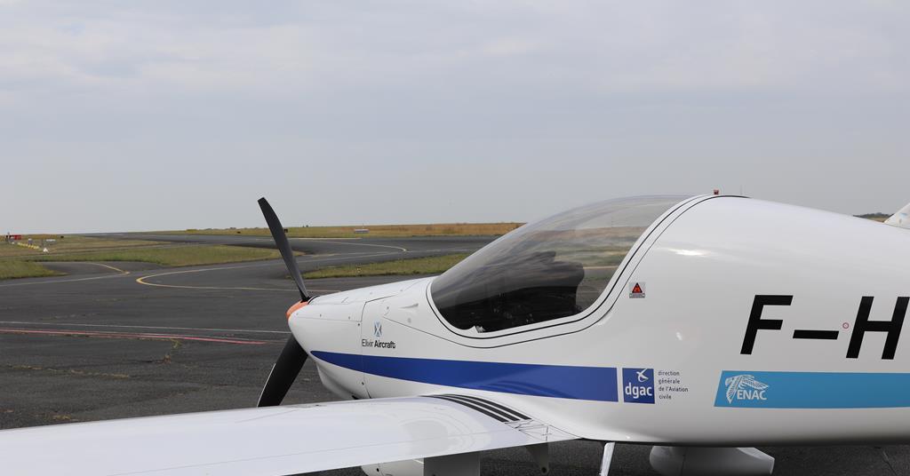 École de formation française Enac Signes pour 30 avions Elixir


