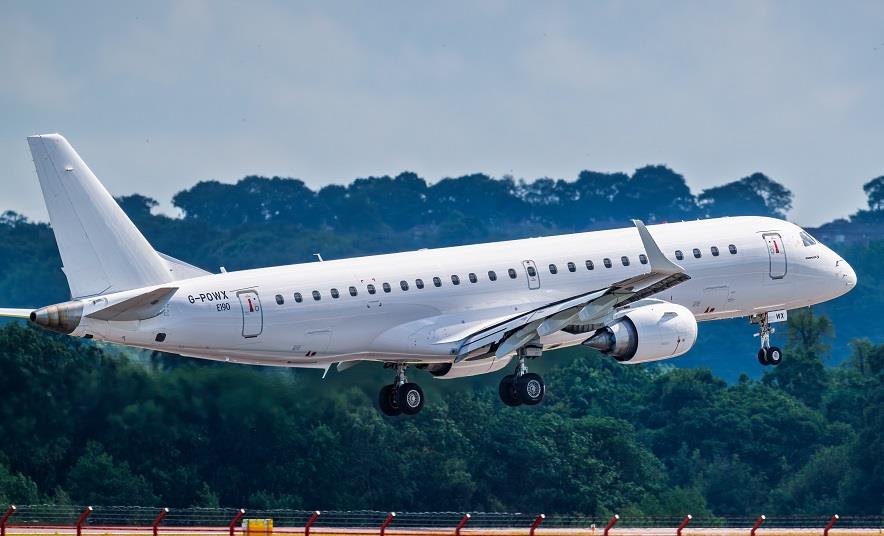 Le Titan Airways du Royaume-Uni considère une expansion E-Jet après l'introduction de l'E190