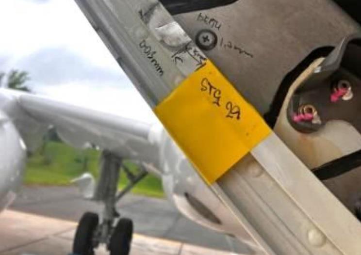 L'équipage a réprimandé pour avoir volé A220 malgré ses dommages causés par la porte