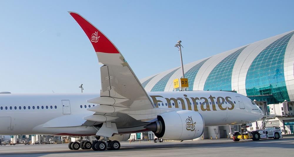 Emirates devient le dernier transporteur à serrer le transport de banques d'électricité