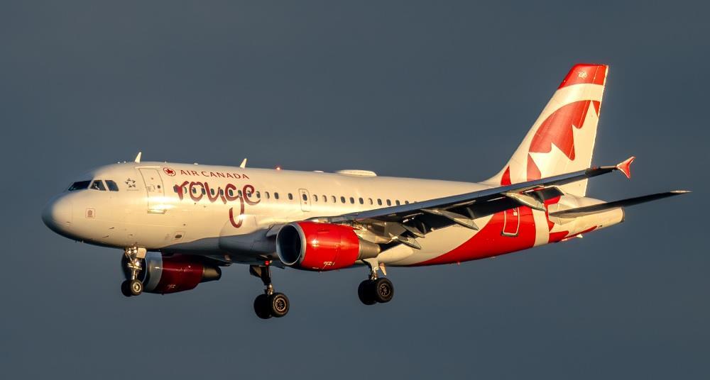 Les enquêteurs américains enquêtent Air Canada Rouge A319 à court débarquement à Nashville