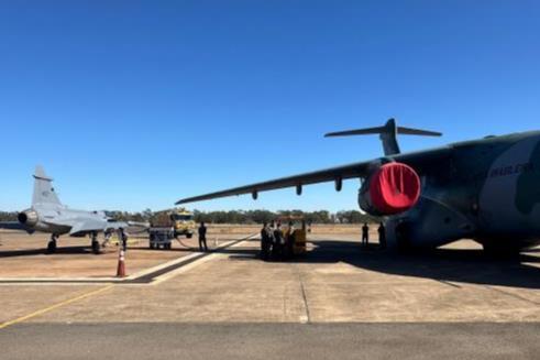 L'Air Force brésilienne démontre la capacité de ravitaillement du KC-390 avec Gripen E Fighter