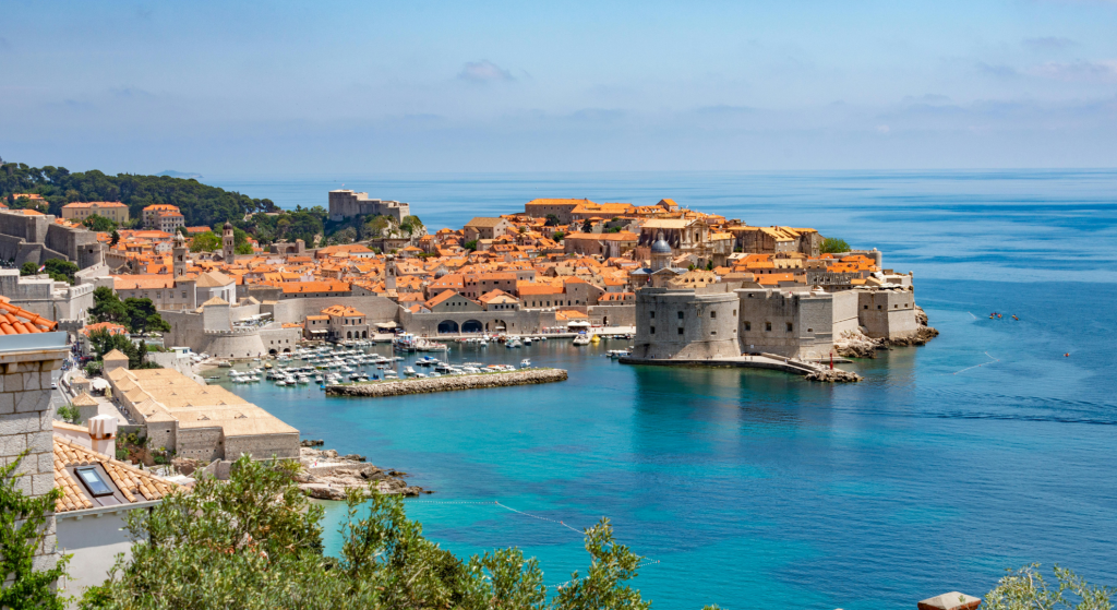 Ces destinations européennes où manger et se loger coûte deux fois moins qu’en France