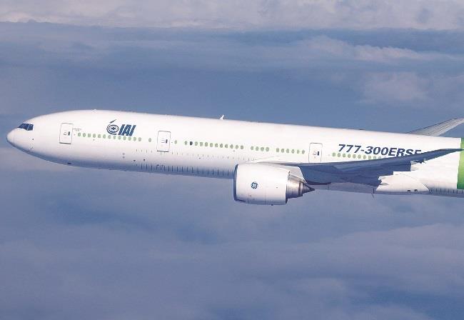 Le cargo converti 777-300ER d'IAI sécurise la certification américaine et israélienne