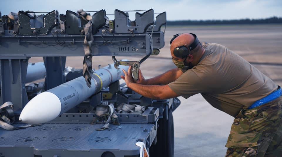 La mise à niveau du matériel F3R de Raytheon permet un engagement AMRAAM enregistré le plus long de US Air Force F-22 Fighter