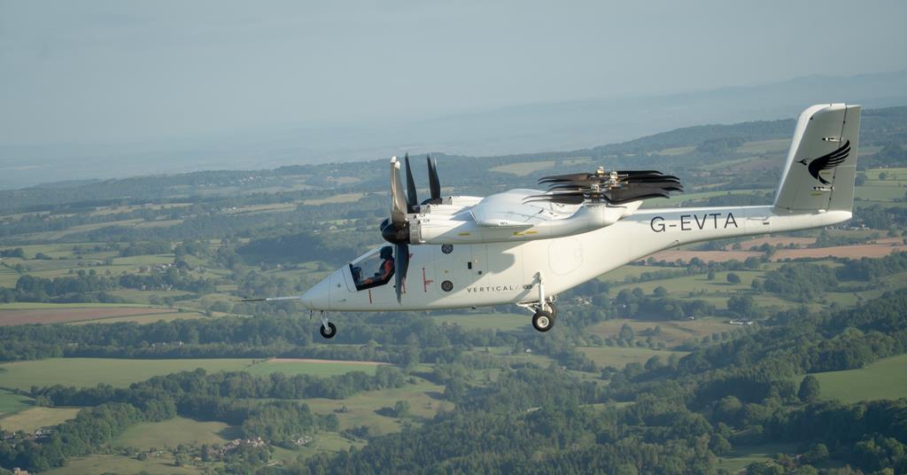 Vertical cueille l'aéroport de Cotswold pour l'usine VX4 initiale mais s'arrête à moins d'un engagement au Royaume-Uni complet