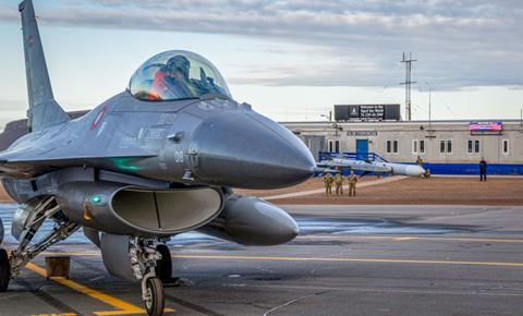 F-16 RDAF Danish Danemark à Pituffik Space Force Base Greenland C RDAF