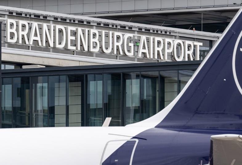Plusieurs aéroports des capitaux perturbés par le système d'enregistrement Cyberattack