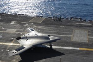 Anduril pour développer de nouveaux avions pour les chasseurs non mélangés basés sur les transporteurs de l’US Navy plutôt que d’adapter la conception de Fury