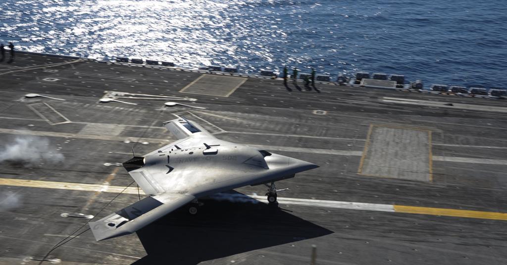 Anduril pour développer de nouveaux avions pour les chasseurs non mélangés basés sur les transporteurs de l'US Navy plutôt que d'adapter la conception de Fury