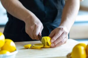 Boire du jus de citron le matin : miracle santé ou danger caché ? La vérité va vous surprendre
