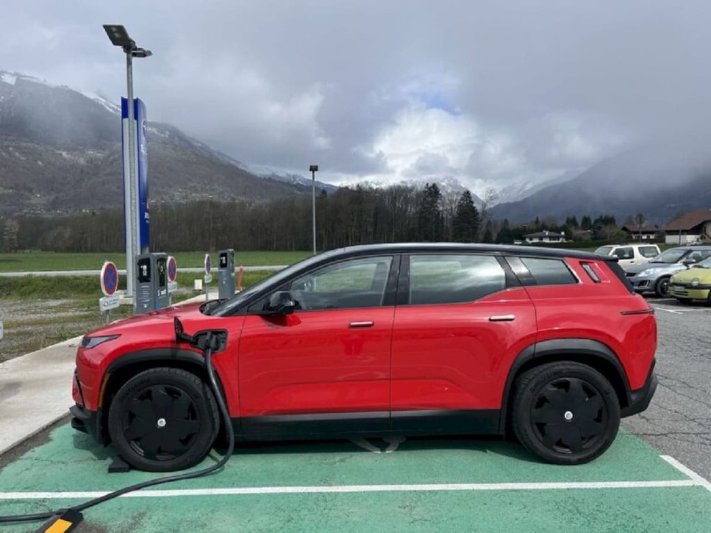 La fin du rêve des véhicules électriques : ce constructeur abandonne ses clients et leurs voitures électriques.