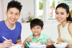 Le secret surprenant qui explique pourquoi les Japonais mangent du riz 3 fois par jour et restent incroyablement minces