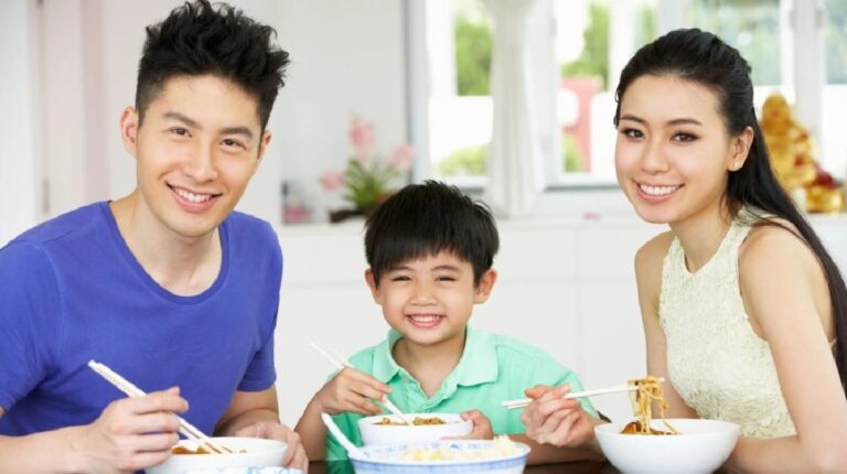 Le secret surprenant qui explique pourquoi les Japonais mangent du riz 3 fois par jour et restent incroyablement minces