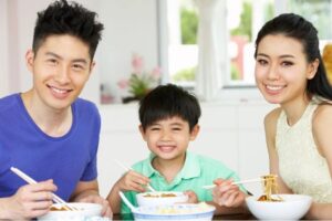 Les Japonais mangent du riz trois fois par jour et restent minces : la vraie raison enfin révélée
