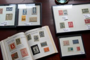 Un timbre français des années 50 se revend à prix record chez les collectionneurs