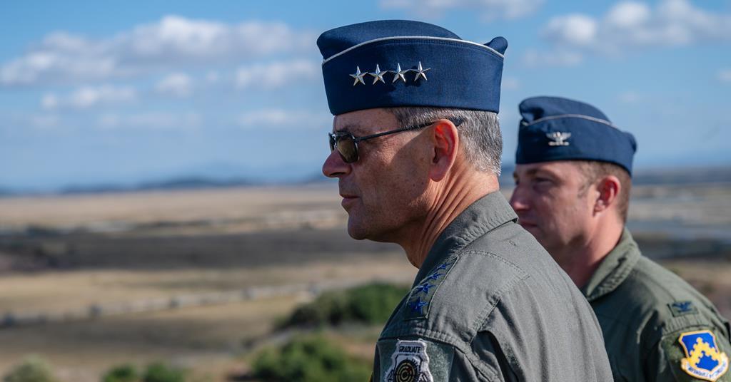 La Maison Blanche tape le vétéran du Pacifique, le général Kenneth Wilsbach