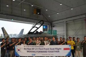 Le pilote de test de l’Air Force indonésien effectue une sortie KF-21 alors que Jakarta maintient l’engagement malgré l’exploration de plusieurs options de chasse