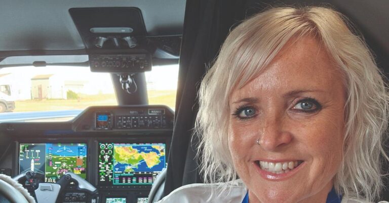 Julie et la jet set : organisation de vols allant des tournées rock aux roadshows investisseurs


