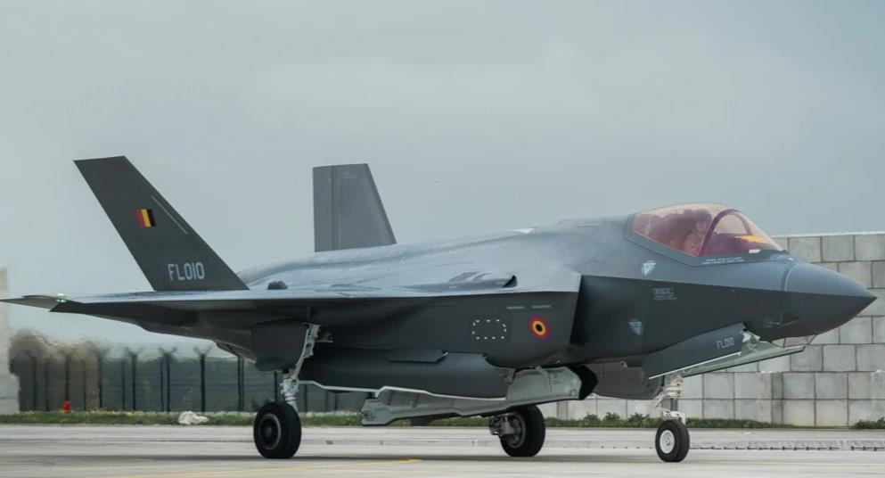 La Belgique accueille le premier trio de chasseurs F-35 sur sa base aérienne de Florennes