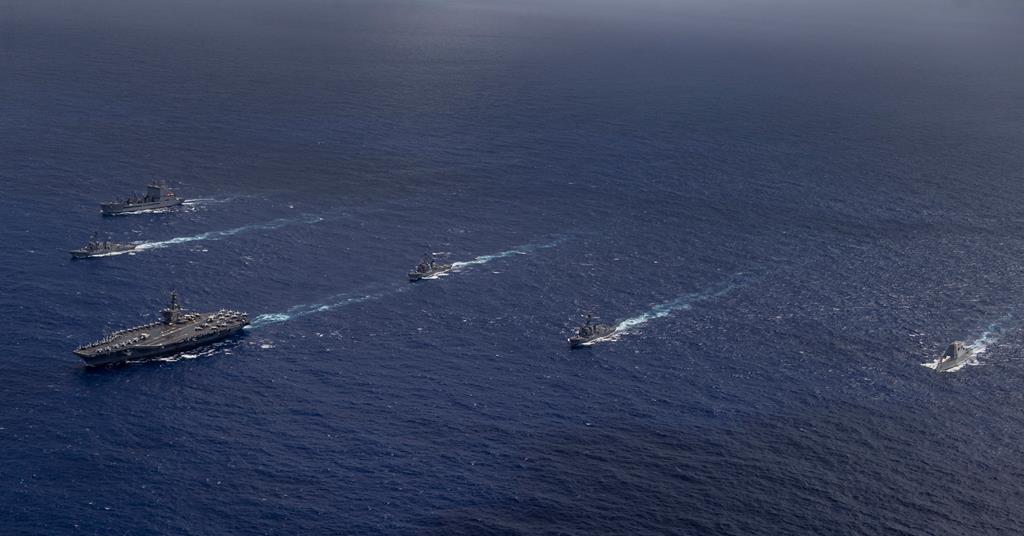 L'US Navy enquête sur la perte de l'hélicoptère MH-60R et du chasseur F/A-18F de l'USS Nimitz en mer de Chine méridionale