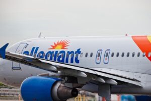 Allegiant Air nomme le directeur financier Robert Neal au poste de président