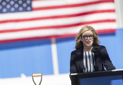 Stephanie Pope, PDG de Boeing BCA, lors d'un événement du 7 novembre 2025 à North Charleston marquant les plans d'expansion