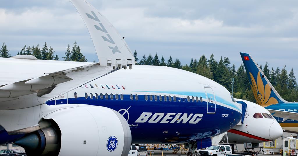 Boeing a supprimé 33 commandes de 777X de son carnet de commandes en raison des retards de certification et maintient un rythme de livraison robuste