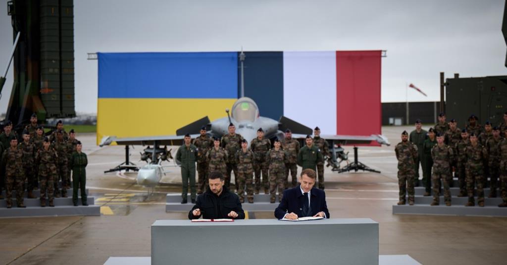 L'Ukraine signe un accord avec la France pour acheter jusqu'à 100 chasseurs Rafale


