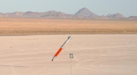 L'assemblage d'essai conjoint de la bombe B61 atterrit au champ d'essai de Tonopah c Champ d'essai de Tonopah