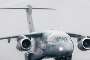 La Hongrie complète sa flotte d’avions de transport C-390 avec une deuxième livraison d’Embraer