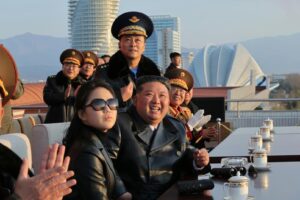 La Corée du Nord présente des armes suspectes ressemblant à des systèmes sud-coréens lors des célébrations du 80e anniversaire de l’armée de l’air