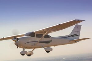 La FAA présente un plan pour éliminer l’essence d’aviation au plomb à partir de fin 2030