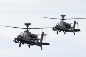 Le ministère de la Défense britannique accélère le projet « ailier loyal » d&rsquo;Apache avec la publication de l&rsquo;appel d&rsquo;offres et de la liste initiale des soumissionnaires