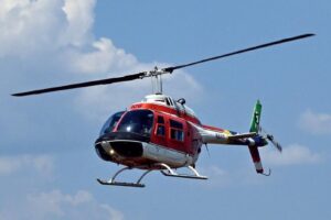 L&rsquo;US Navy marque le retrait officiel de l&rsquo;hélicoptère d&rsquo;entraînement TH-57 avec une « cérémonie au coucher du soleil »