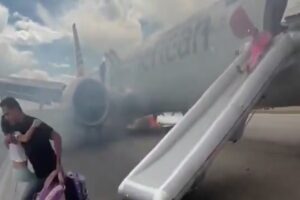 Coup de tonnerre dans l’aérien : la FAA demande aux compagnies aériennes de réapprendre aux passagers à abandonner leurs bagages en cas d’évacuation