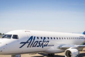 Horizon Air demande plus de temps pour se conformer à la règle des barrières dans le cockpit, citant la configuration de la cabine E175