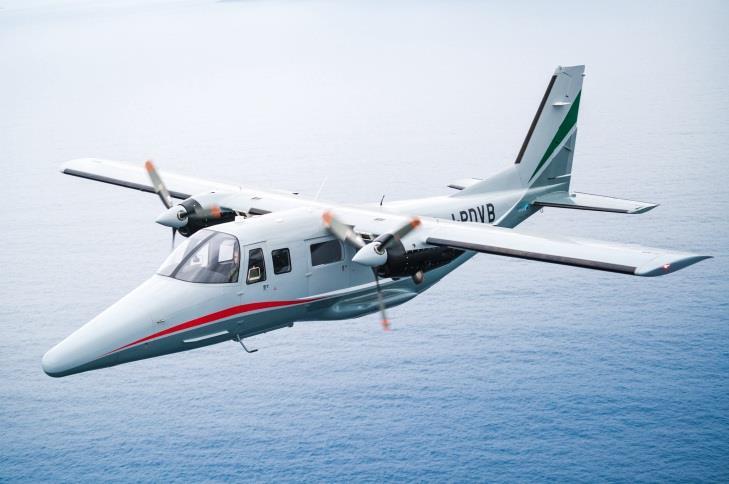 La marine indonésienne va recevoir quatre Vulcanair A-Viator tandis que la garde côtière philippine recevra trois Beechcraft King Air pour ses patrouilles maritimes.


