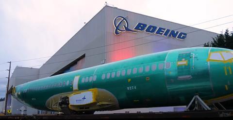 Le fuselage du 737 arrive chez Boeing Renton pour le premier E-7A c Boeing de l'USAF