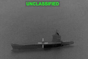 Des images du CENTCOM montrent le porte-drones iranien Shahid Bagheri en feu après la deuxième frappe de l&rsquo;opération Epic Fury