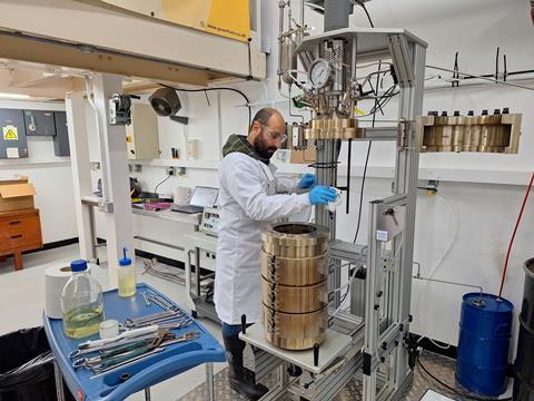 Laboratoires de lucioles du réacteur HTL